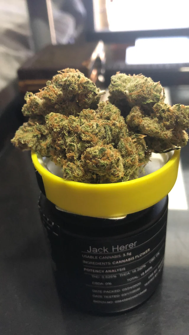 buy weed in Budapest