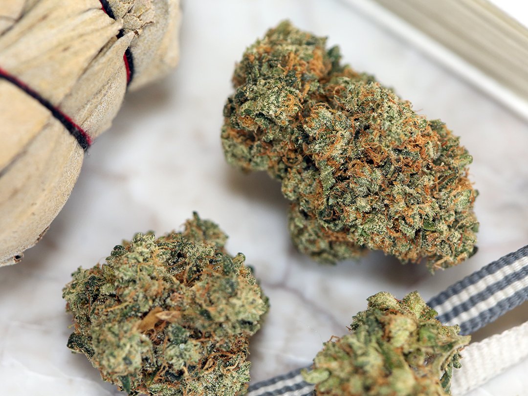 buy weed in Paris